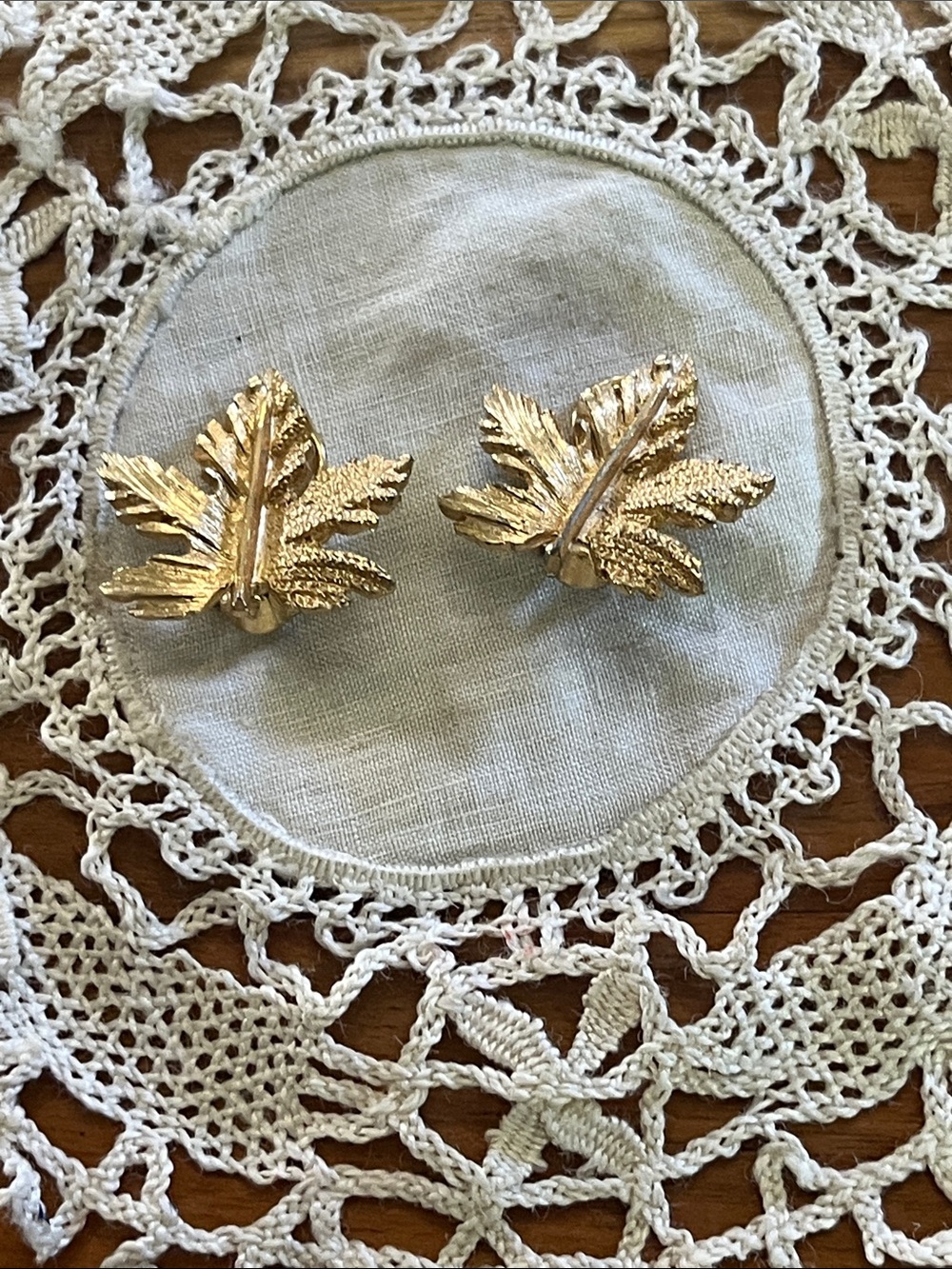 Vintage Gold maple Leaf Clip-On Earrings - Elegant Women's Jewelry